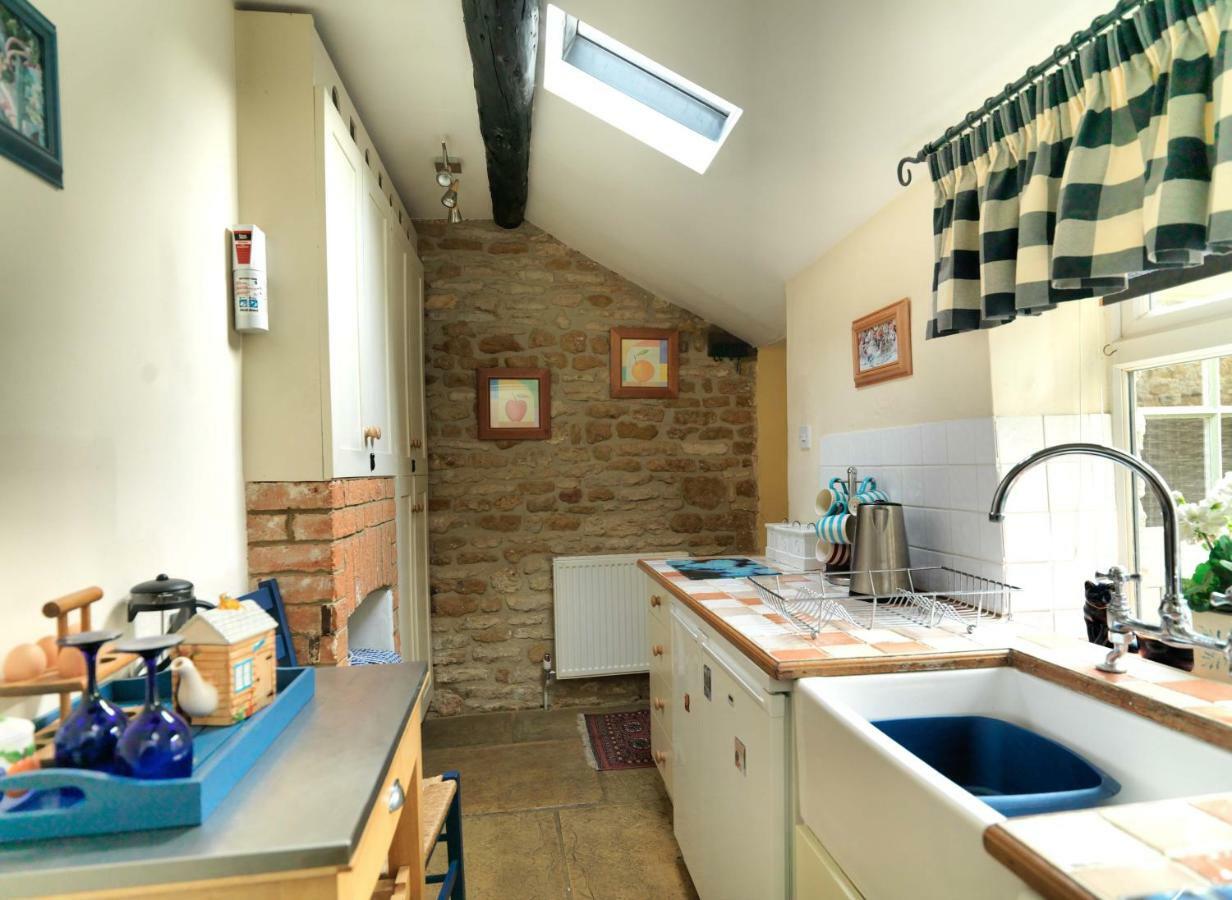 Odd Cottage Oddington  Buitenkant foto